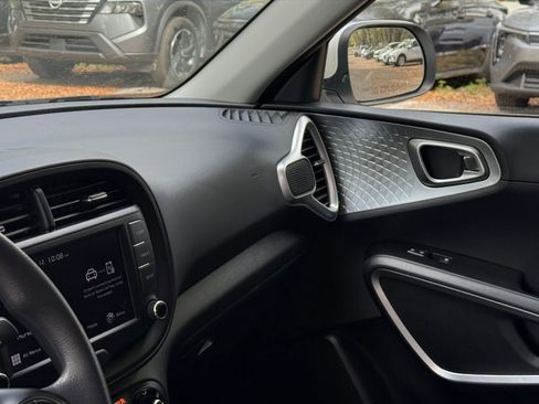 Used 2025 Kia Soul LX w/ LX Technology Package image 30