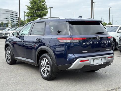 Used 2022 Nissan Pathfinder SL AWD/4WD image 3