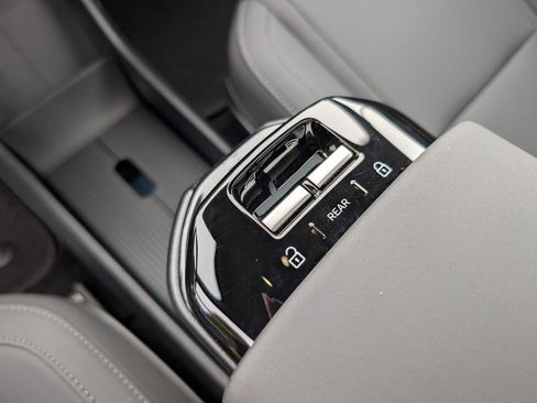 Used 2025 Volvo EX30 Ultra w/ Climate Package image 23