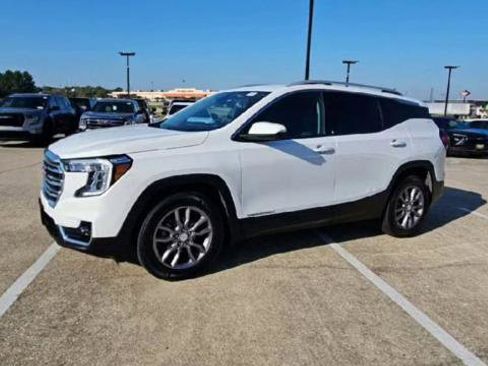 Certified 2024 GMC Terrain SLT image 4