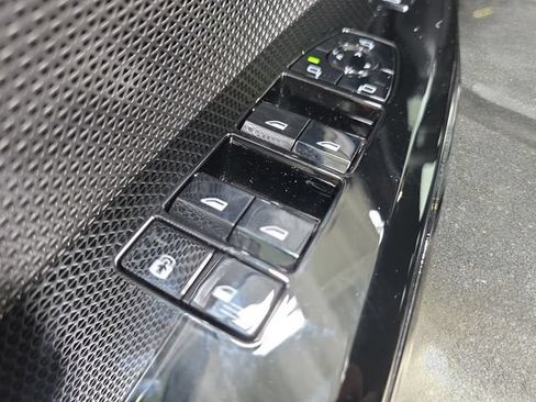 Certified 2026 BMW 740i xDrive AWD/4WD image 27