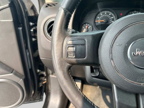 Used 2016 Jeep Patriot High Altitude image 19