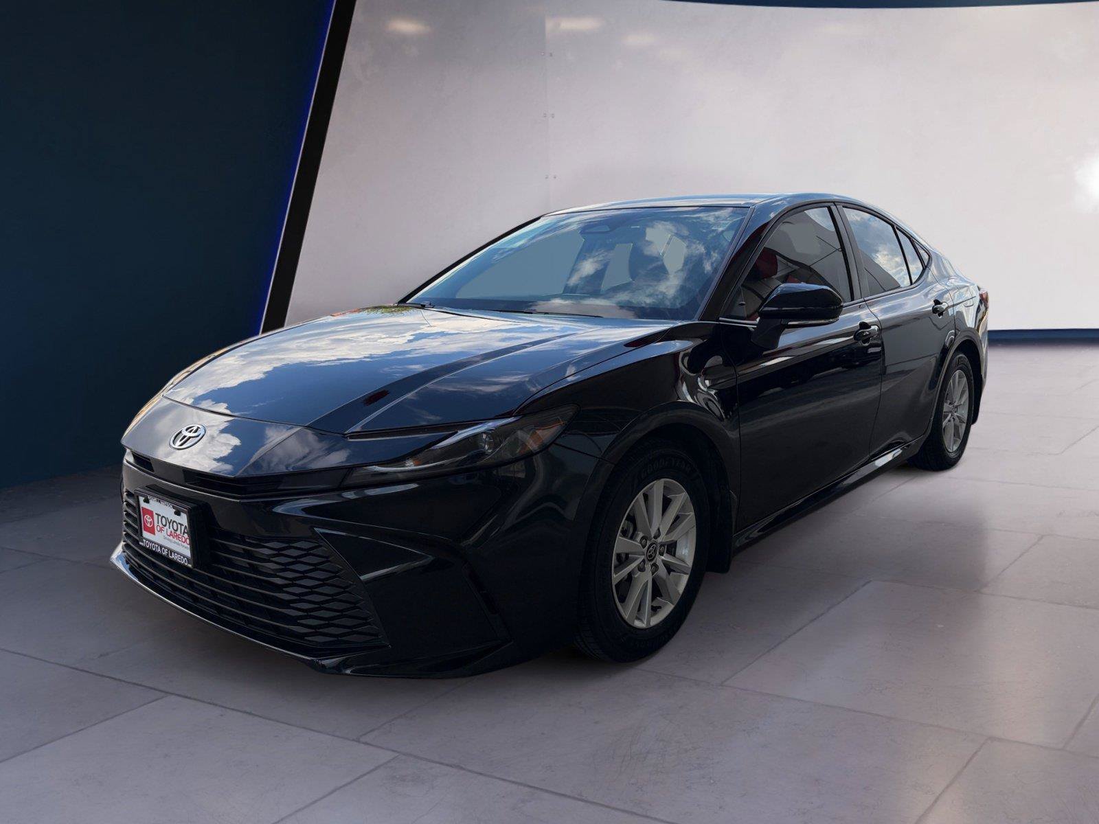 Used 2026 Toyota Camry LE w/ Convenience Package FWD image 1