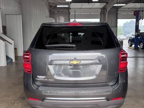 Used 2017 Chevrolet Equinox LS AWD/4WD image 10