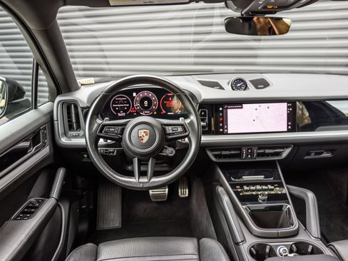 Certified 2024 Porsche Cayenne S AWD/4WD image 12