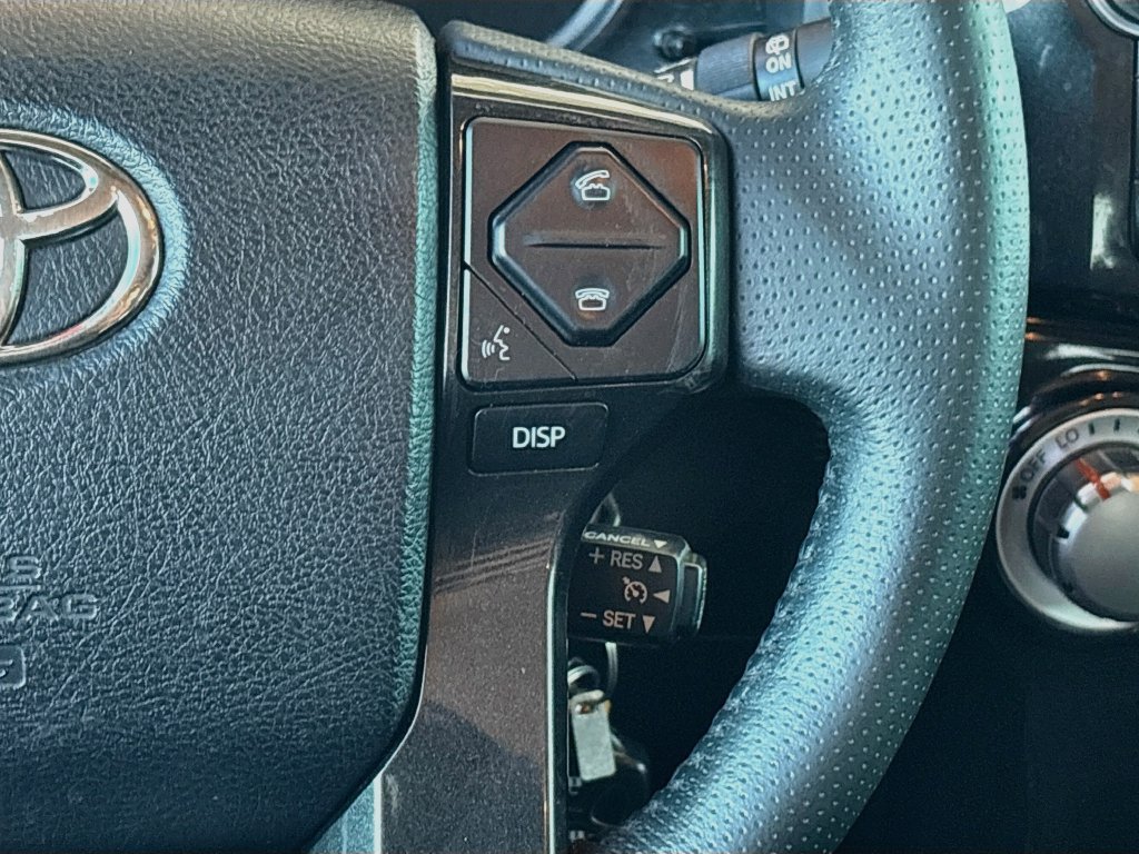Used 2018 Toyota 4Runner TRD Off-Road Premium AWD/4WD image 12