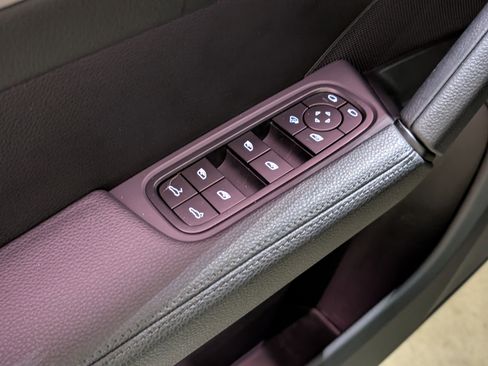 Certified 2024 Porsche Cayenne Coupe image 20