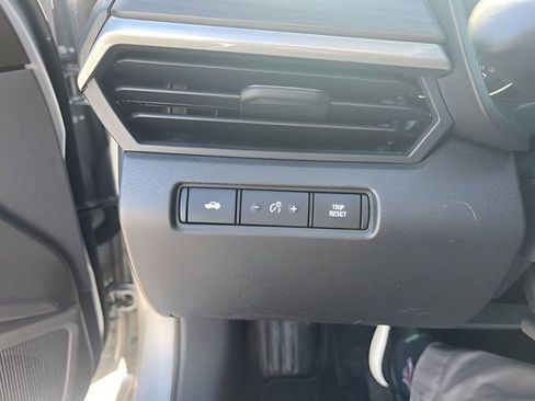 Used 2025 Nissan Altima 2.5 SV image 16