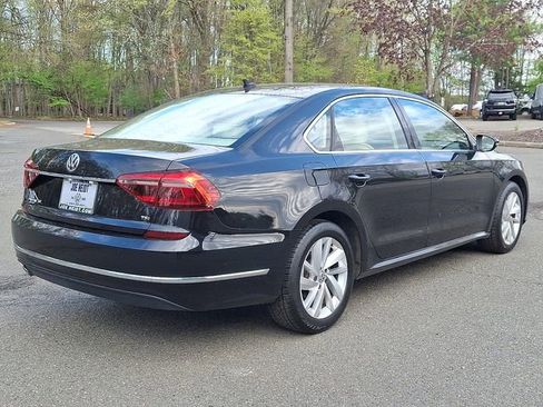 Used 2018 Volkswagen Passat 2.0T SE FWD image 11