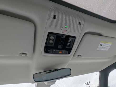 Used 2025 Volkswagen ID. Buzz 1st Edition AWD/4WD image 31
