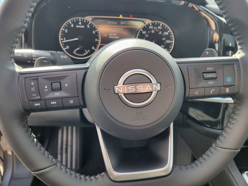 New 2025 Nissan Pathfinder SV w/ SV Premium Package image 18