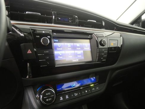 Used 2016 Toyota Corolla S image 19