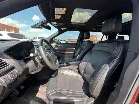 Used 2019 Ford Explorer Platinum AWD/4WD image 11