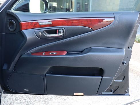 Used 2010 Lexus LS 460 image 46