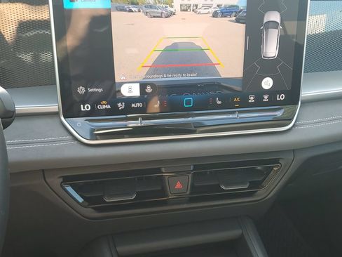 Certified 2026 Volkswagen Tiguan SE FWD image 28