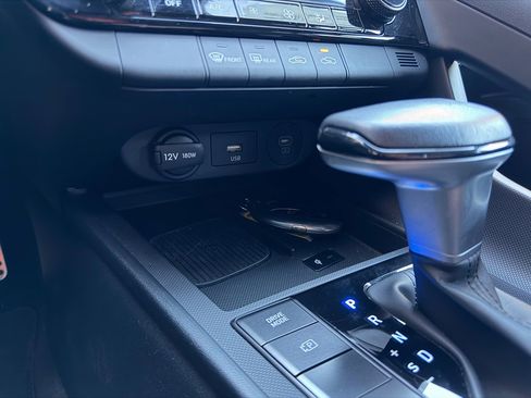 Used 2025 Hyundai Elantra Blue image 28