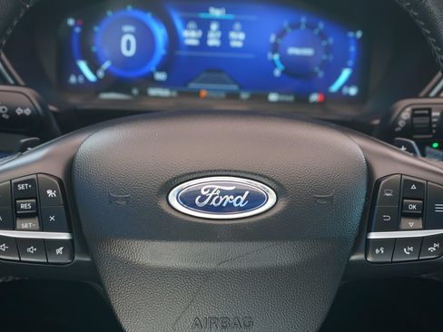 Used 2020 Ford Escape Titanium AWD/4WD image 23