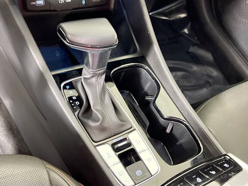 Used 2023 Hyundai Santa Cruz Limited image 17