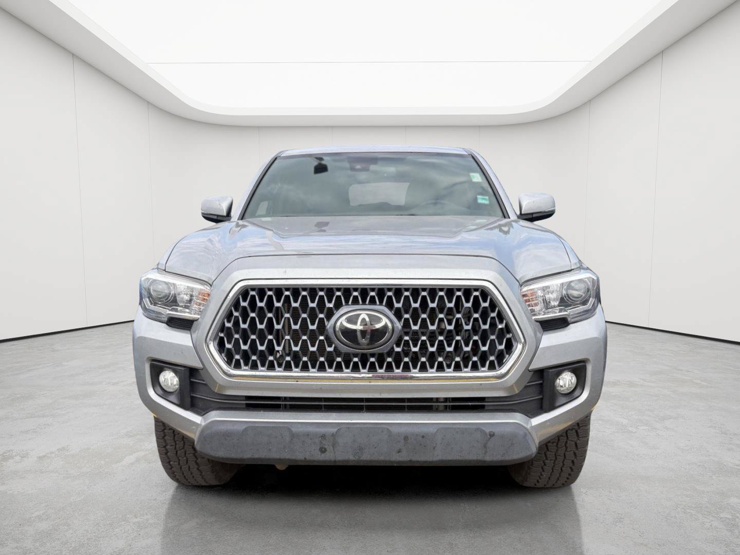 Used 2019 Toyota Tacoma TRD Off-Road AWD/4WD image 2