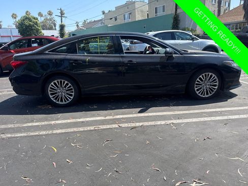 Used 2019 Toyota Avalon Limited w/ Advanced Safety Package FWD image 7