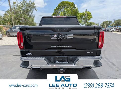 Used 2022 GMC Sierra 1500 SLT w/ SLT Premium Plus Package AWD/4WD image 4