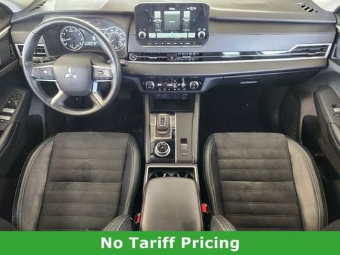 Used 2022 Mitsubishi Outlander SE image 23