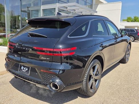 Used 2023 Genesis GV70 3.5T Sport w/ Sport Prestige Package AWD/4WD image 3