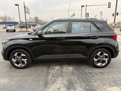 Used 2024 Hyundai Venue SEL image 5