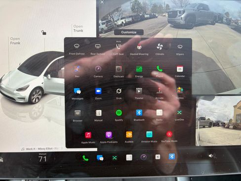 Used 2022 Tesla Model Y Long Range image 16