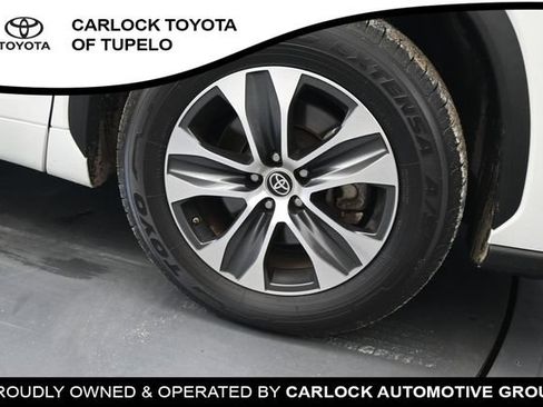 Used 2023 Toyota Highlander XLE FWD image 17