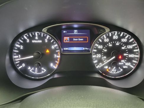 Used 2020 Nissan Pathfinder S FWD image 22