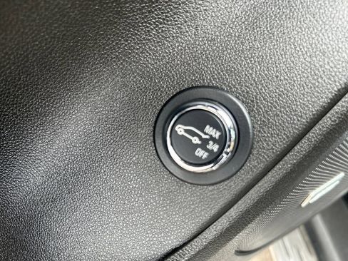 Used 2023 Chevrolet Blazer Premier w/ Enhanced Convenience Package FWD image 20
