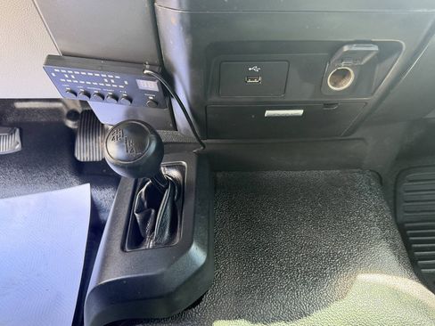 Used 2017 Ford F550 4x4 Regular Cab Super Duty image 32