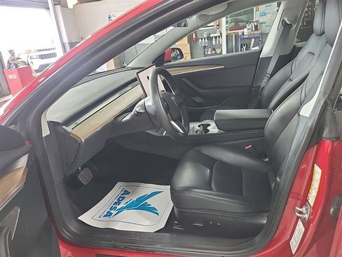 Used 2022 Tesla Model 3 Standard Range image 8