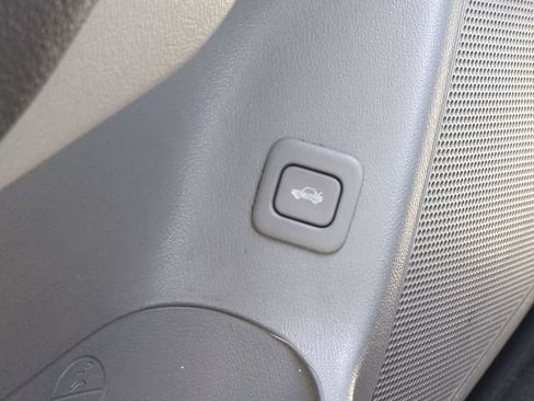 Used 2010 Hyundai Elantra FWD image 15