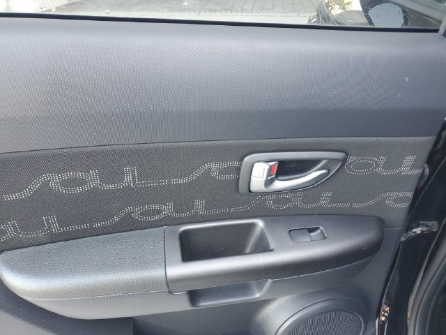 Used 2013 Kia Soul + w/ Audio Pkg FWD image 11