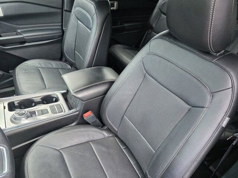 Used 2020 Ford Explorer Limited image 11