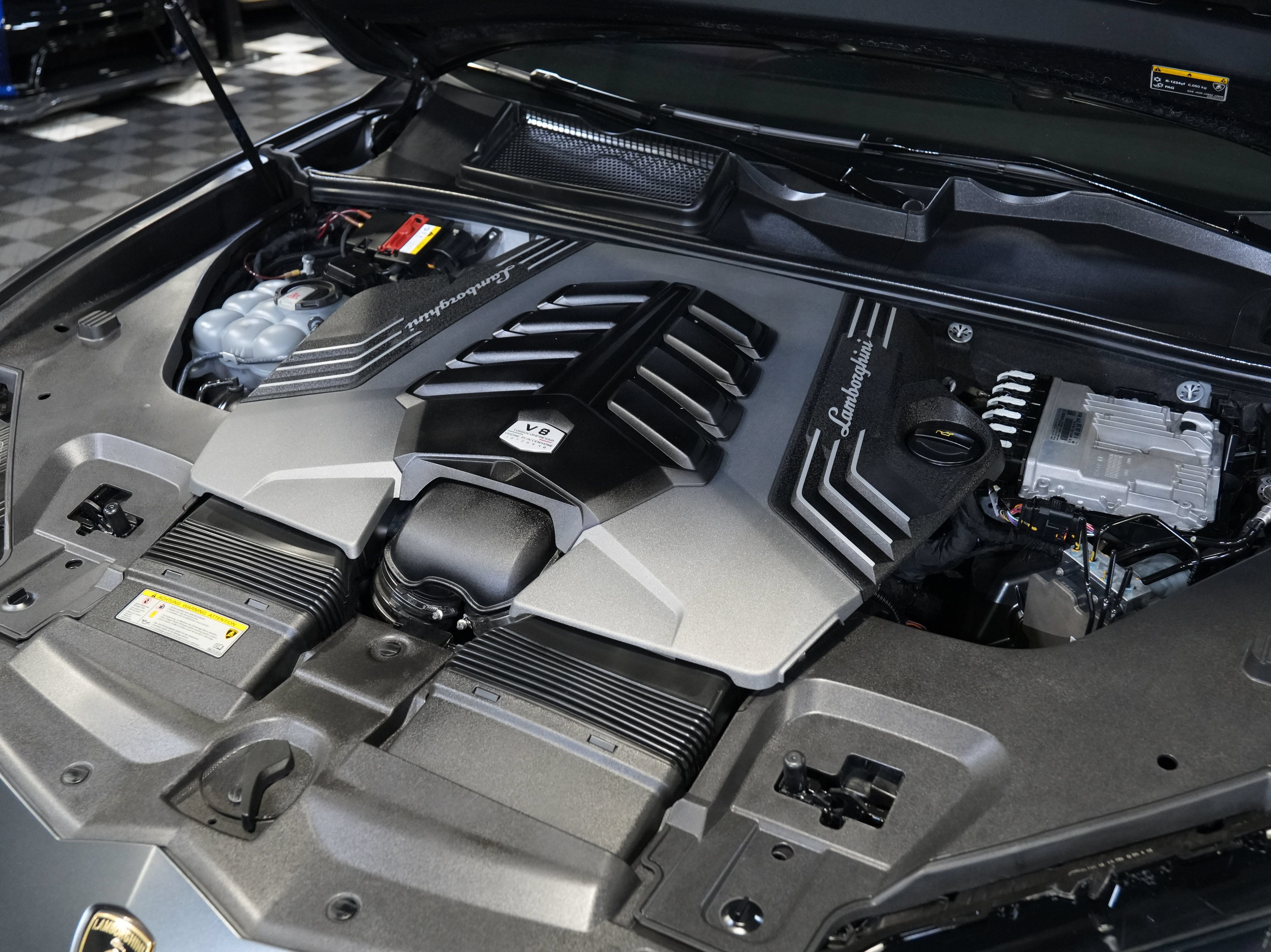 Used 2019 Lamborghini Urus AWD/4WD image 52