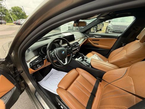 Used 2017 BMW 540i xDrive w/ Premium Package image 9