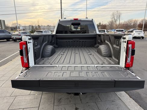 Used 2026 Ford F450 Platinum w/ FX4 Off-Road Package image 32