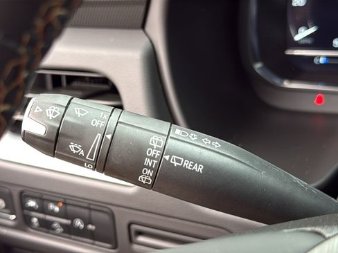 Used 2024 GMC Yukon XL AT4 image 15