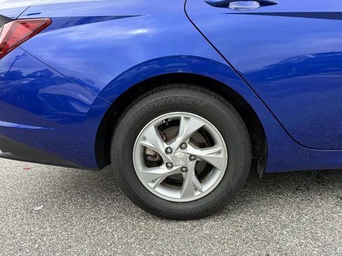 Certified 2023 Hyundai Elantra SE FWD image 6
