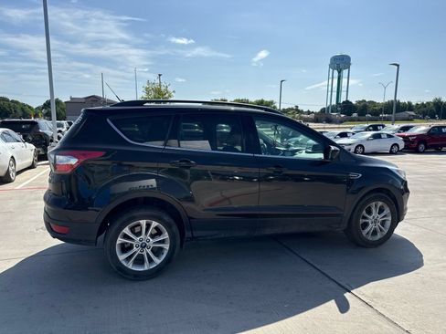 Used 2018 Ford Escape SEL FWD image 4