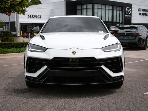 Used 2023 Lamborghini Urus Performante AWD/4WD image 3