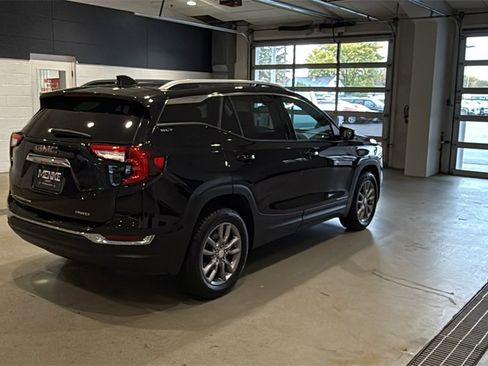 Used 2022 GMC Terrain SLT w/ Tech Package image 7