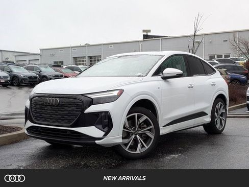 Used 2023 Audi Q4 e-tron Premium Plus w/ Premium Plus image 1