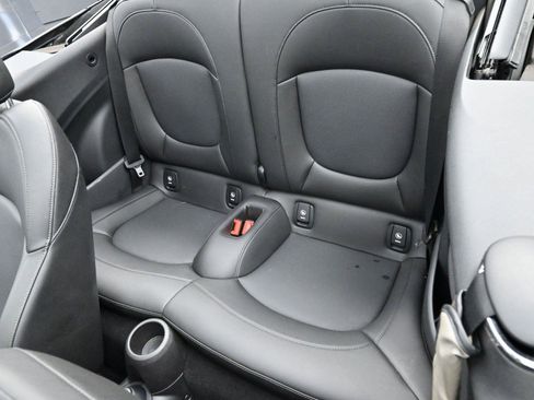 Used 2019 MINI Cooper S image 26