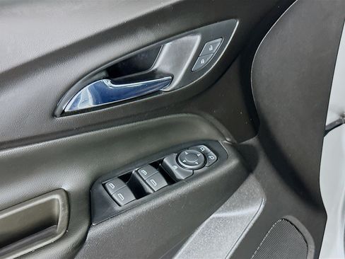 Used 2018 Chevrolet Equinox LT FWD image 15