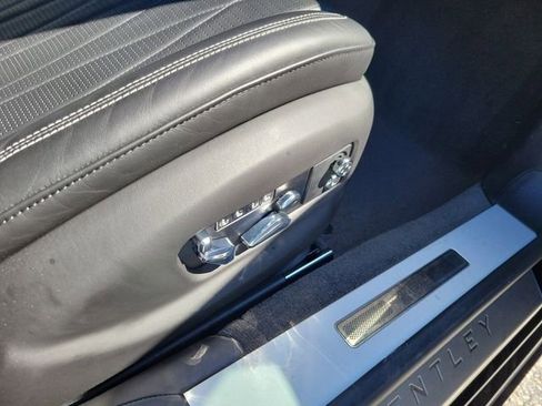 Used 2022 Bentley Flying Spur V8 image 32