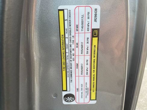 Used 2018 Dodge Grand Caravan SE w/ UConnect Hands-Free Group image 31